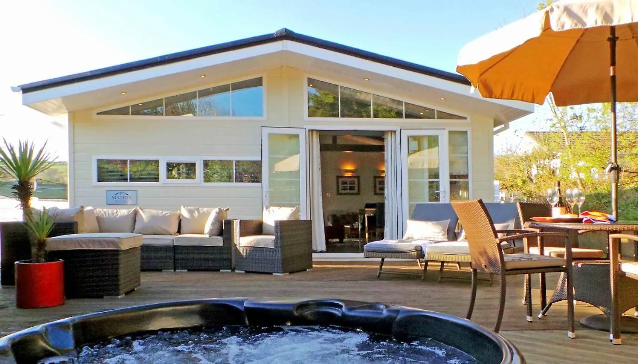 Holiday park Chalet M6, The Warren,
