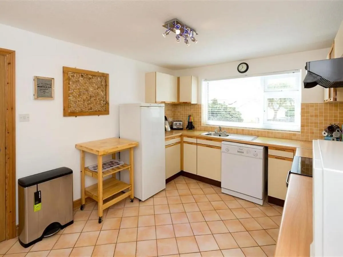 Holiday home Cozy Holiday In Britain With Private Garden