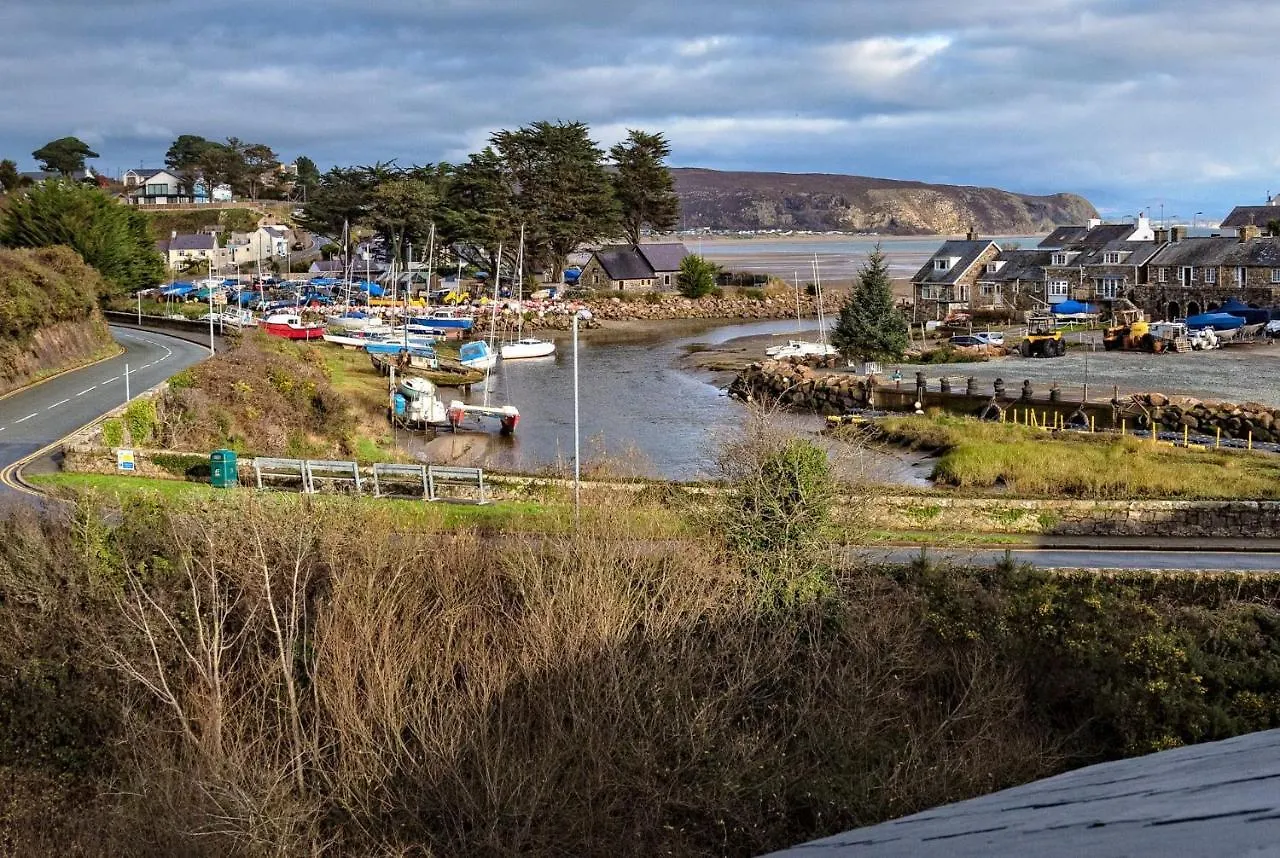 8 Pen Y Bont * Abersoch