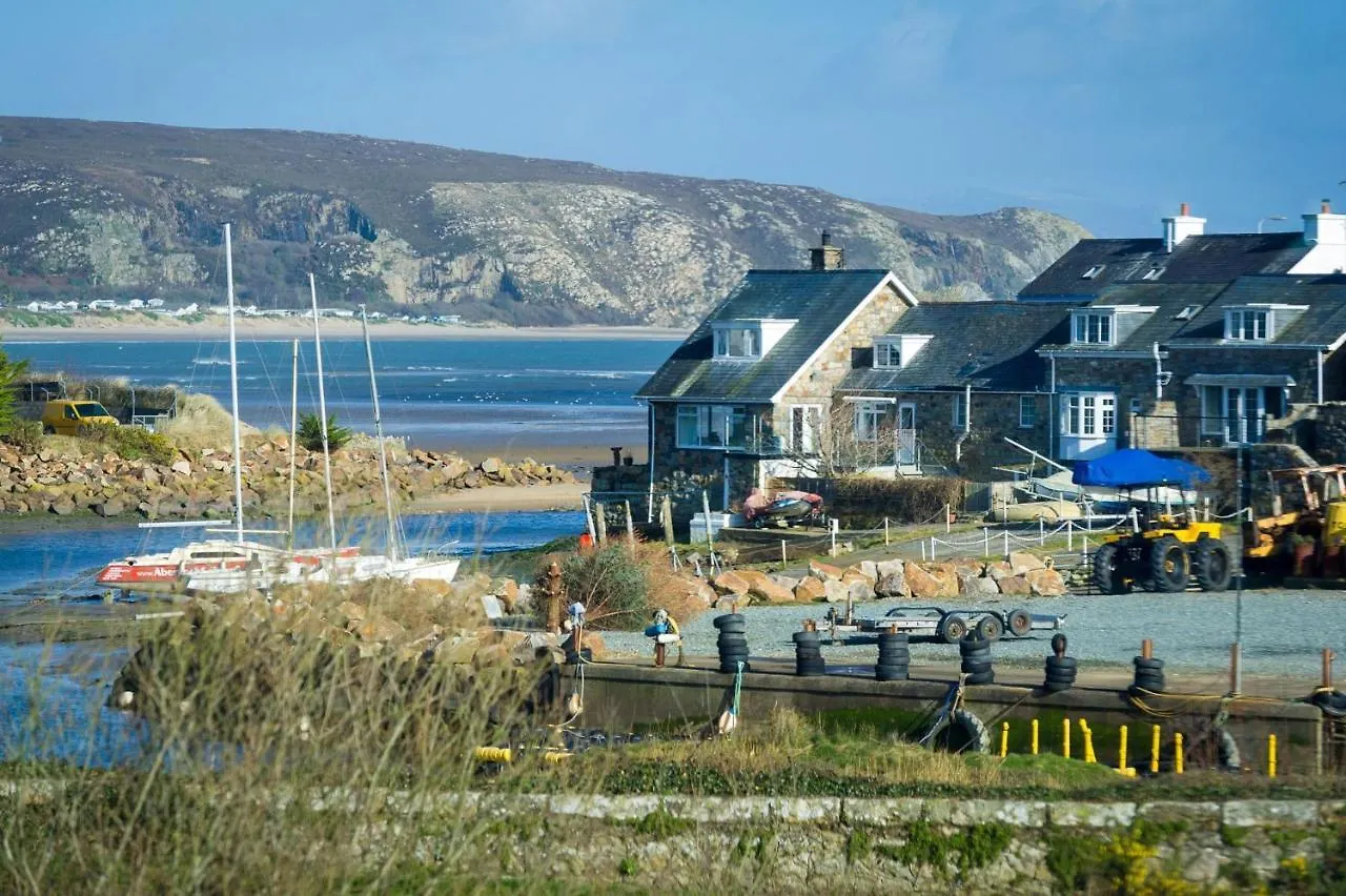 8 Pen Y Bont Holiday home