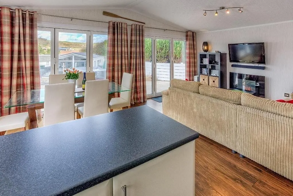 The Warren D7 * Abersoch