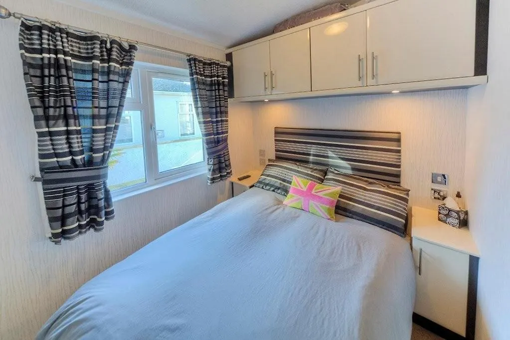 The Warren D7 * Abersoch