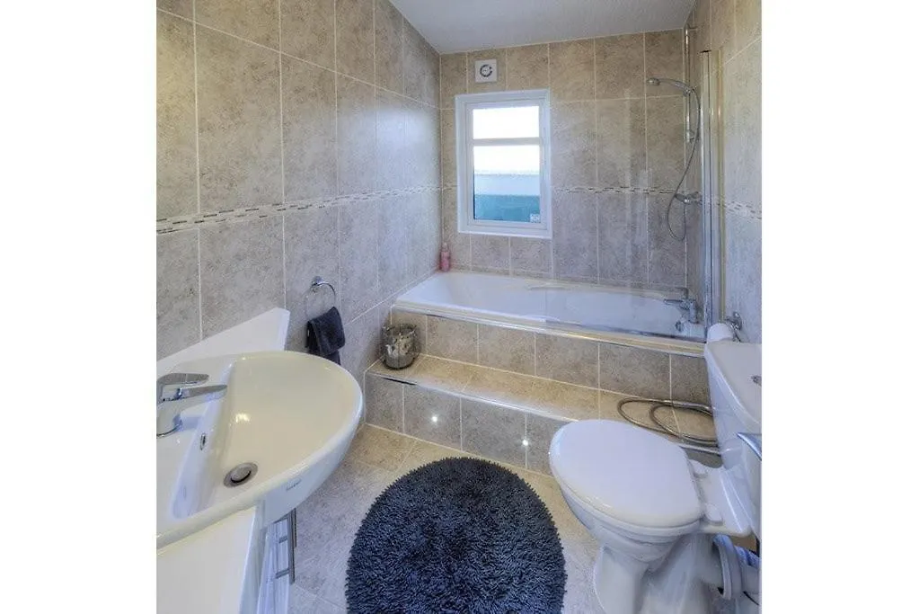 The Warren D7 * Abersoch