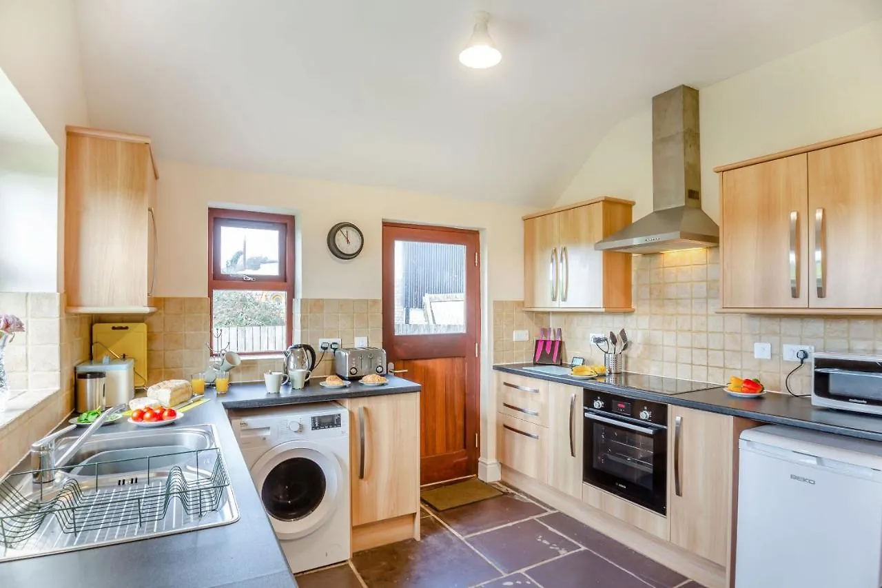 Holiday home Bwythyn-y-wennol *