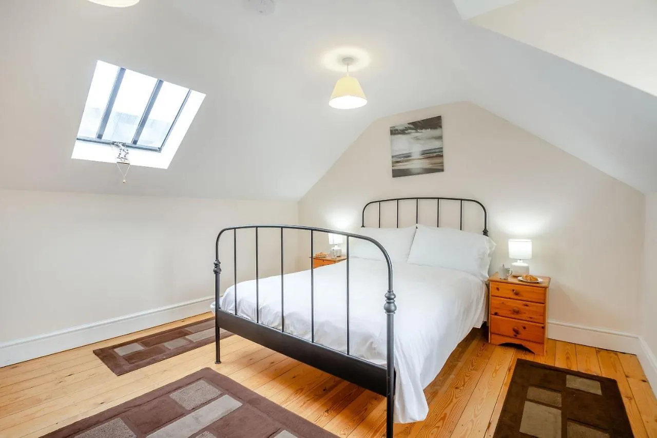 Bwythyn-y-wennol Holiday home *