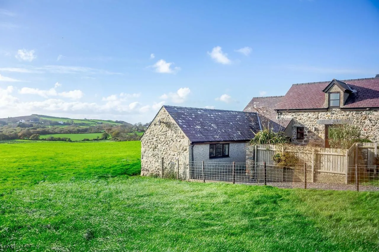 Holiday home Bwythyn-y-wennol