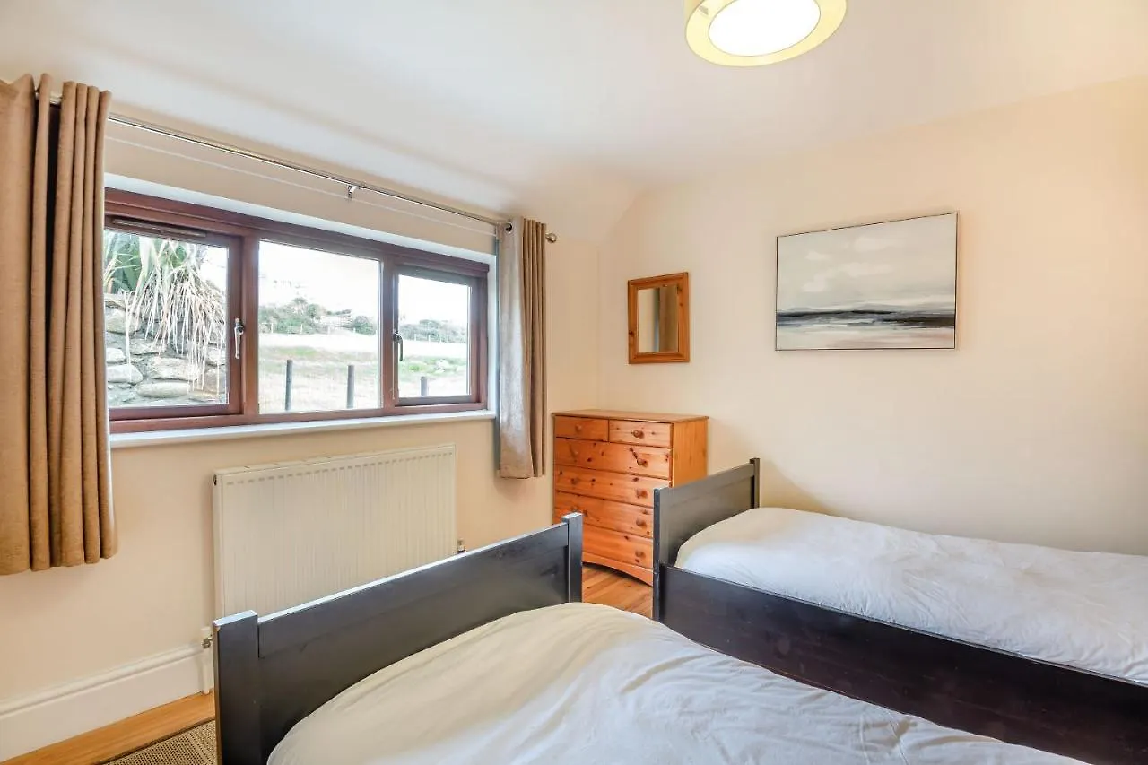 Bwythyn-y-wennol Holiday home