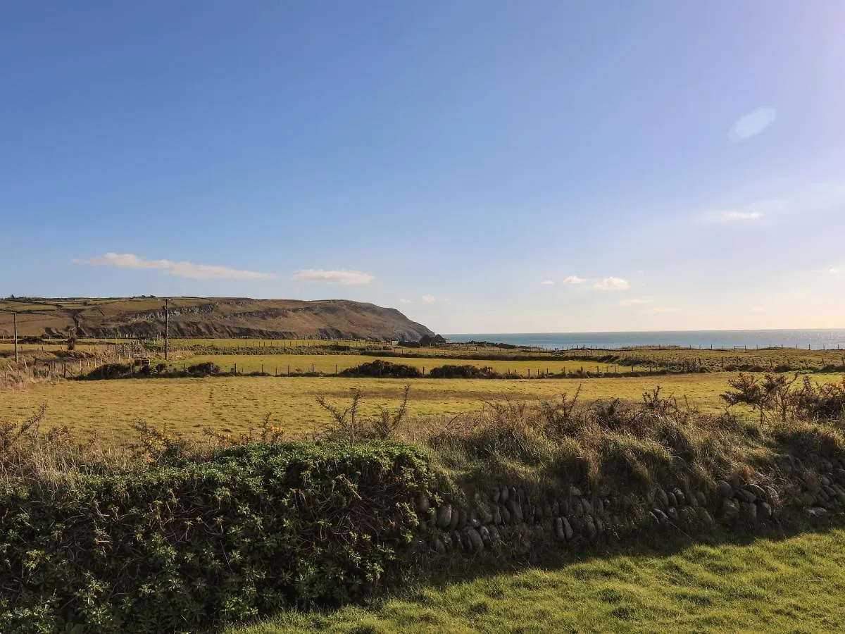 Penrhyn - 4 Ty'n Don *