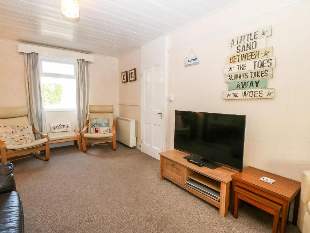 Holiday home 2 Bryn Hyfryd