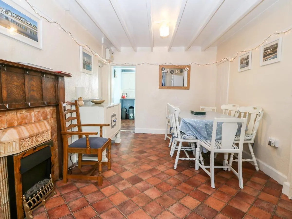 2 Bryn Hyfryd Holiday home *