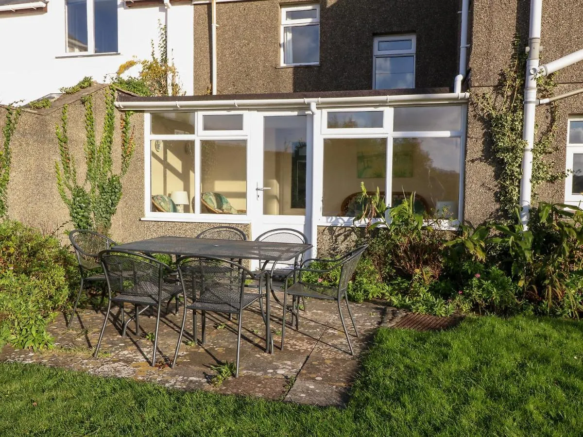 2 Bryn Hyfryd Holiday home *