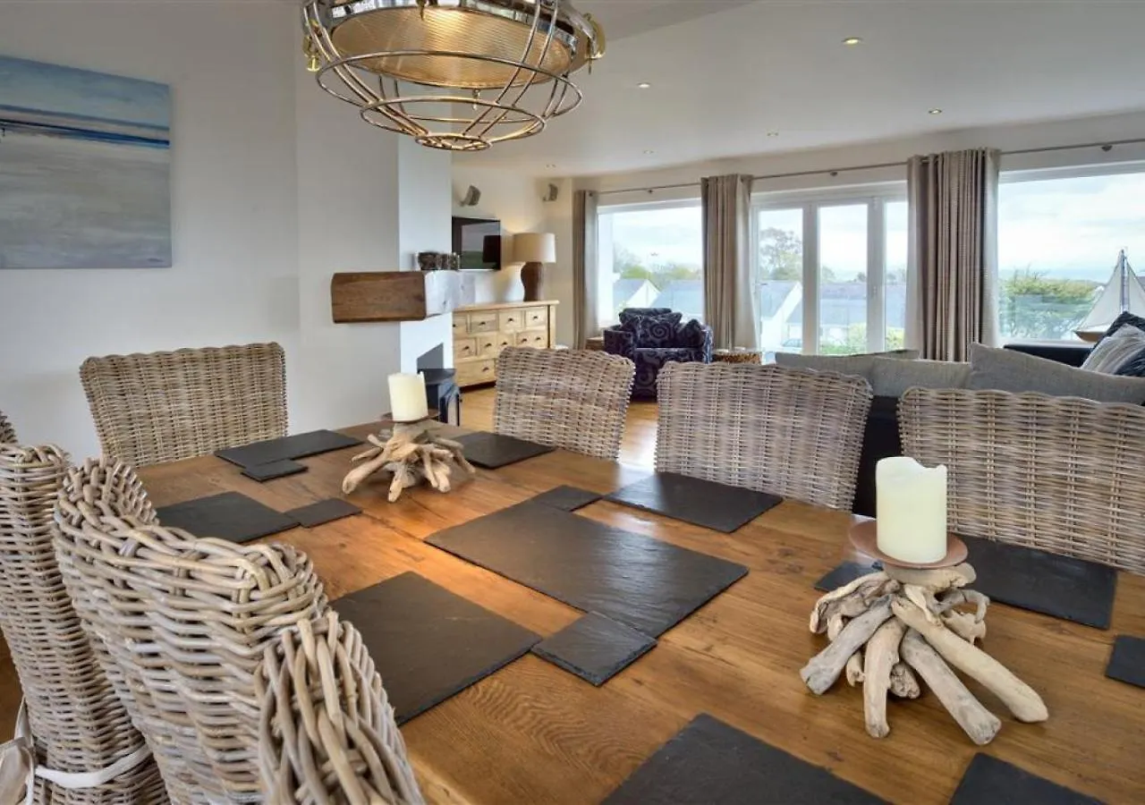 Holiday home Y Garn