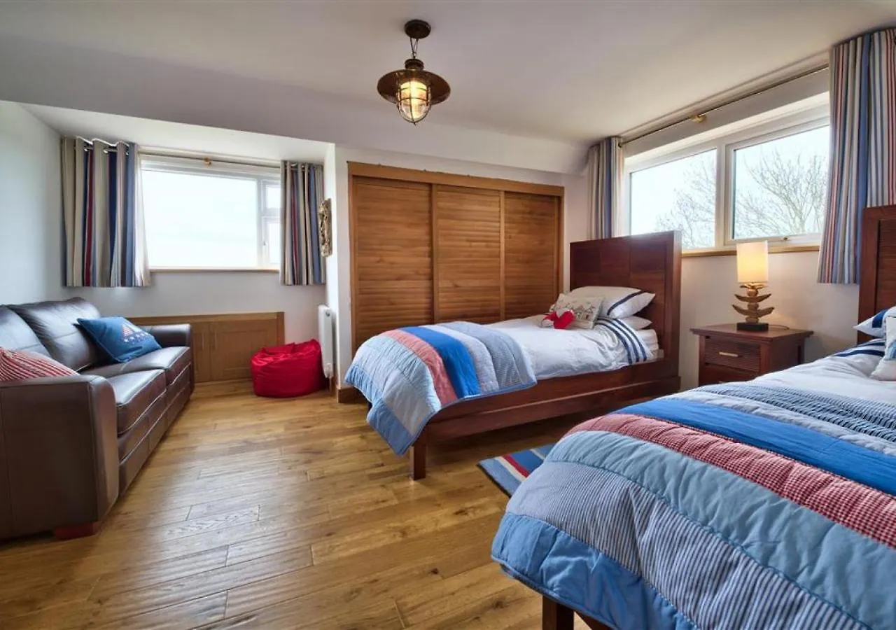 Holiday home Y Garn