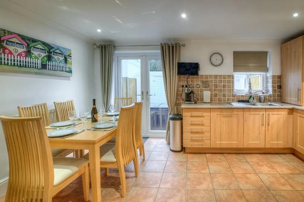 4 Boat Yard Holiday home *