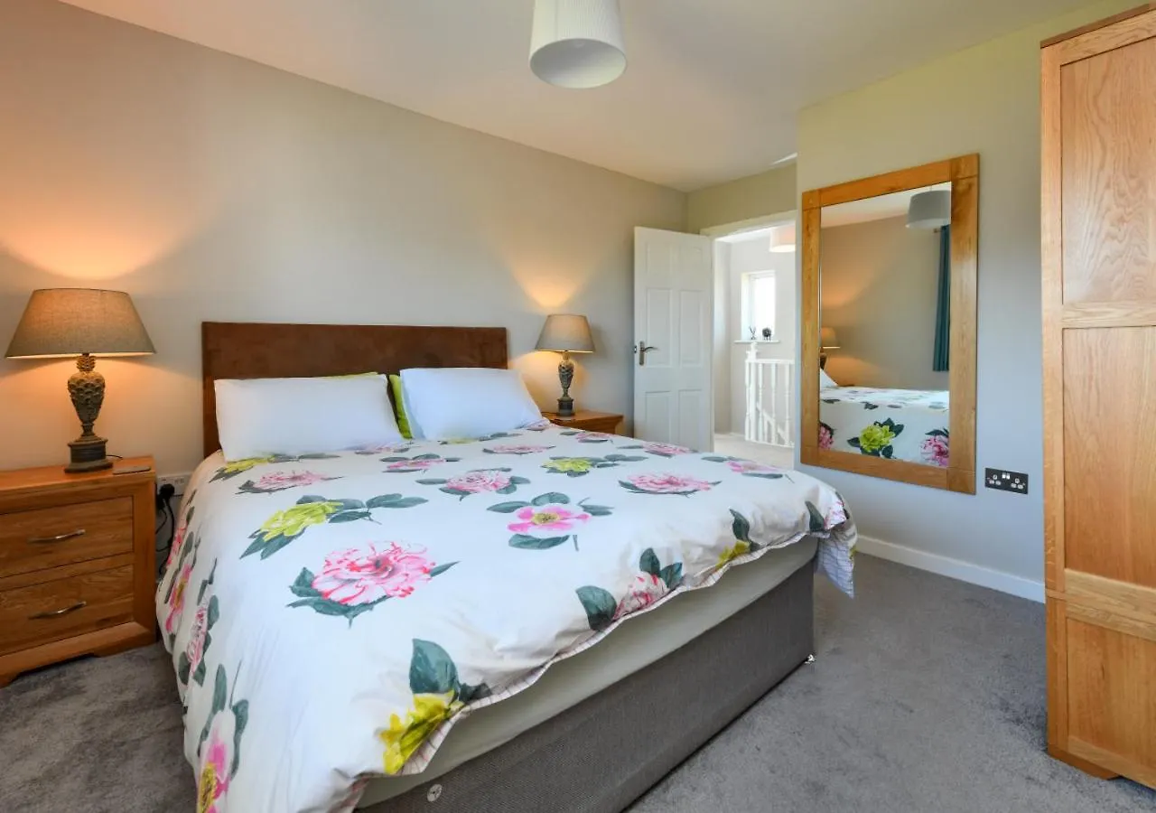 16 Maes Gwydryn * Abersoch