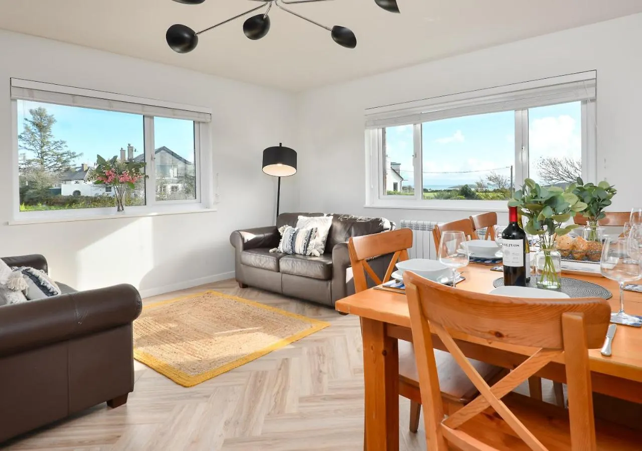 Maes Coch Holiday home *
