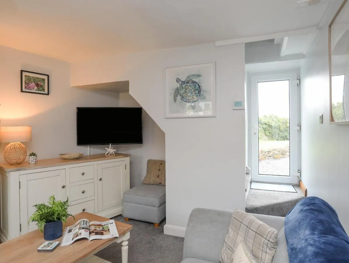 Holiday home Tan Y Fynwent