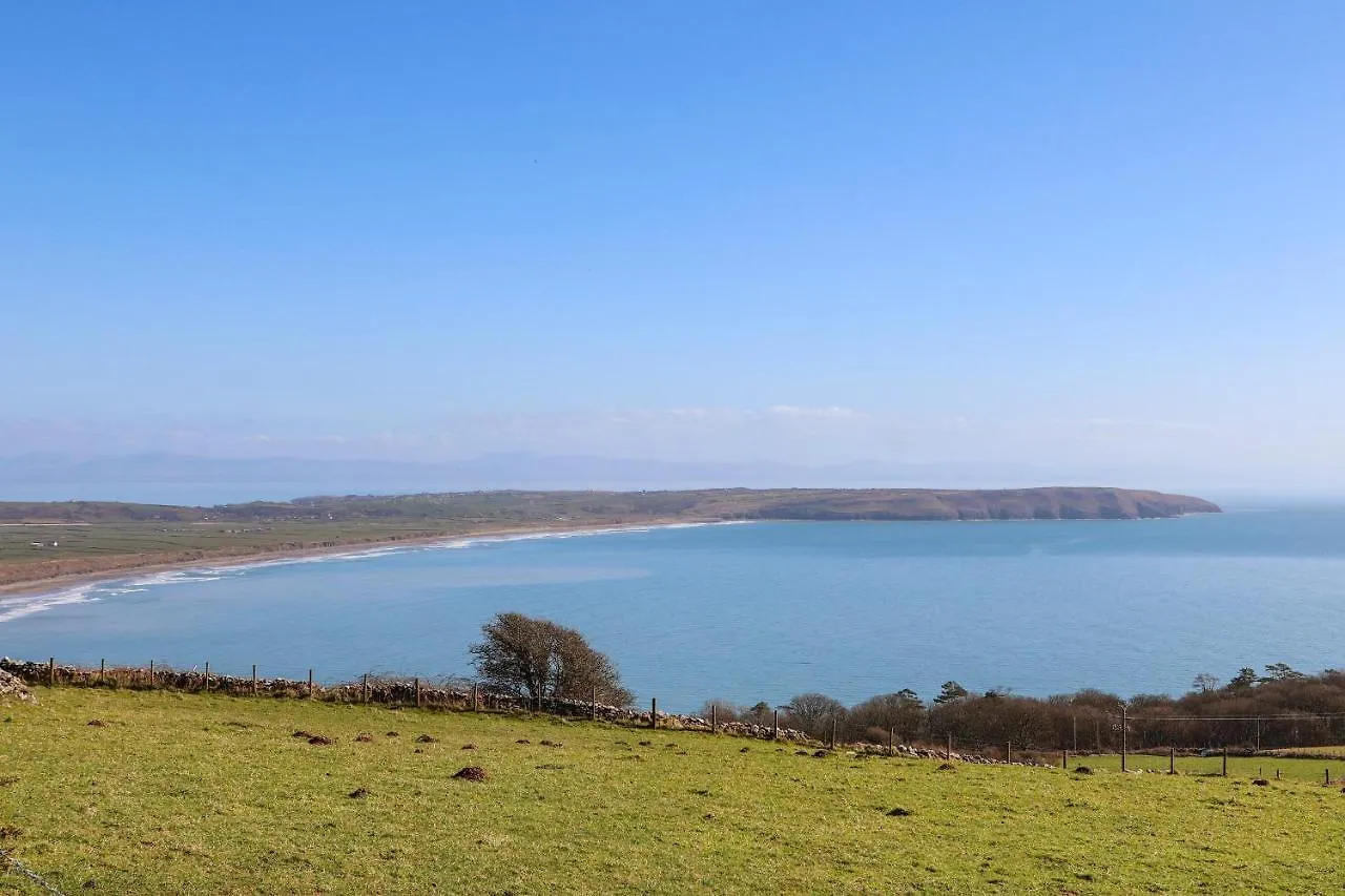 Holiday home Tan Y Fynwent