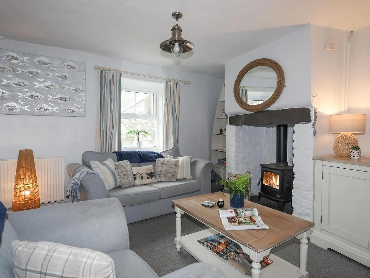 Holiday home Tan Y Fynwent
