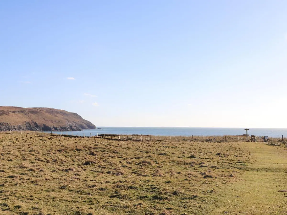 Ceiriad - 9 Ty'n Don * Abersoch