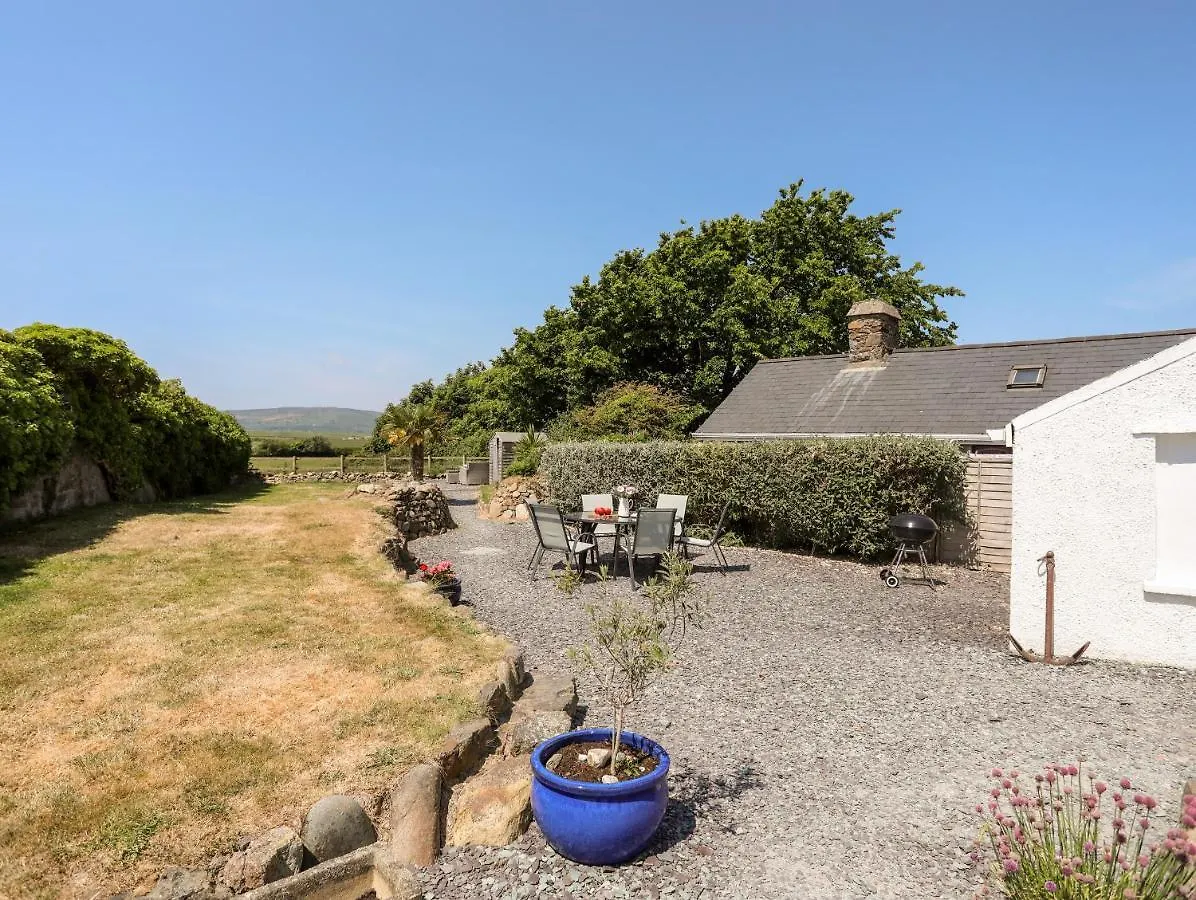 Tan Y Fynwent Holiday home *