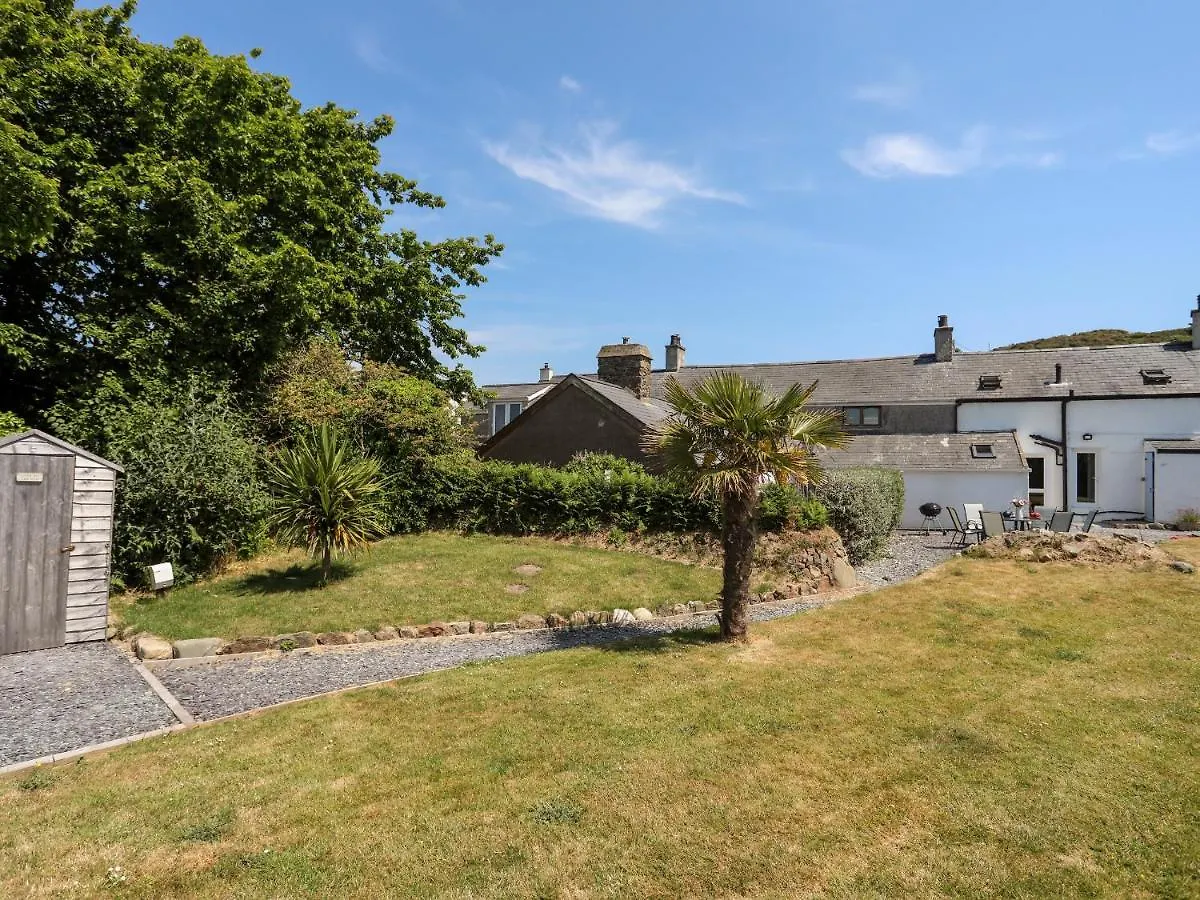 Tan Y Fynwent Holiday home