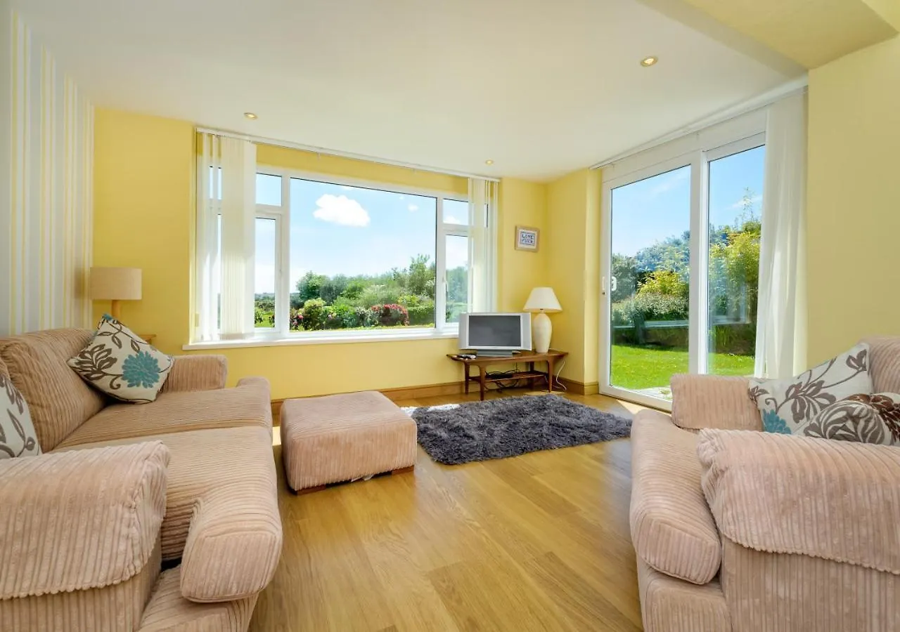 5 Ynys Fawr Apartment *
