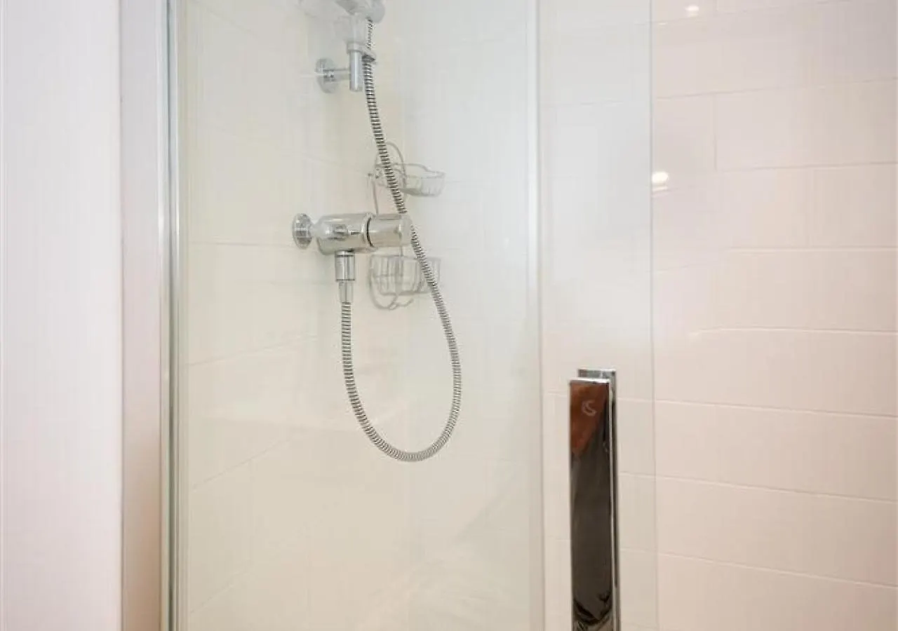 8 Tai Dyffryn * Abersoch