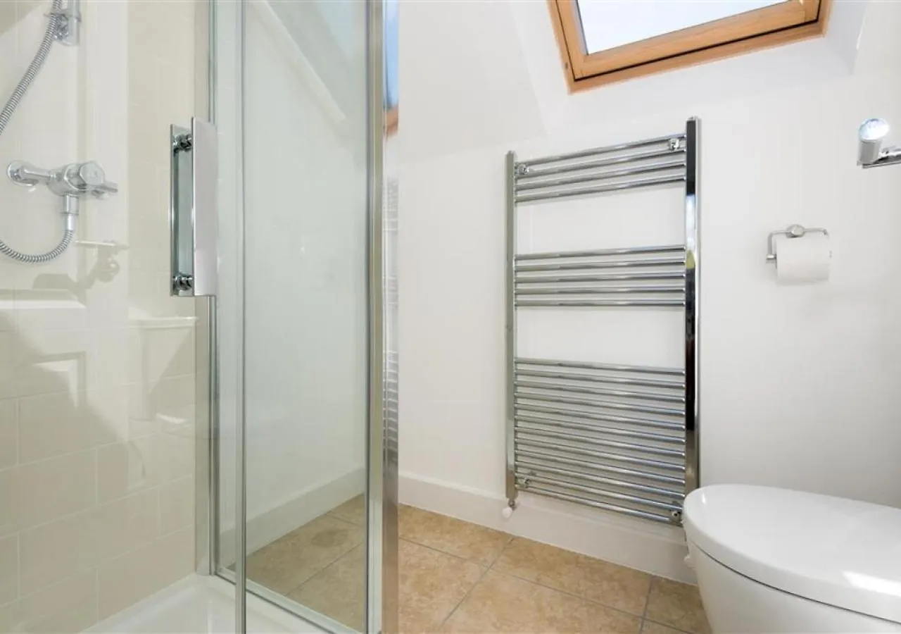 8 Tai Dyffryn * Abersoch