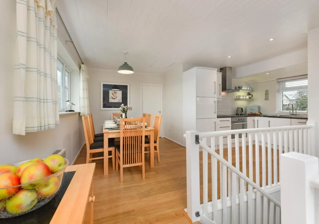 5 Ynys Fawr Apartment *