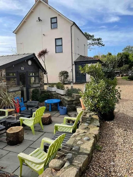 Goleufryn Has The Main House And 2 Barns Holiday home