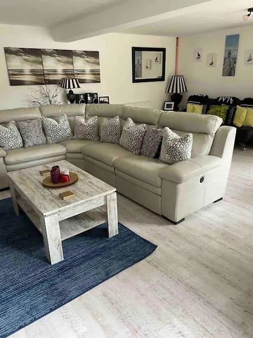 Holiday home Goleufryn Has The Main House And 2 Barns Abersoch