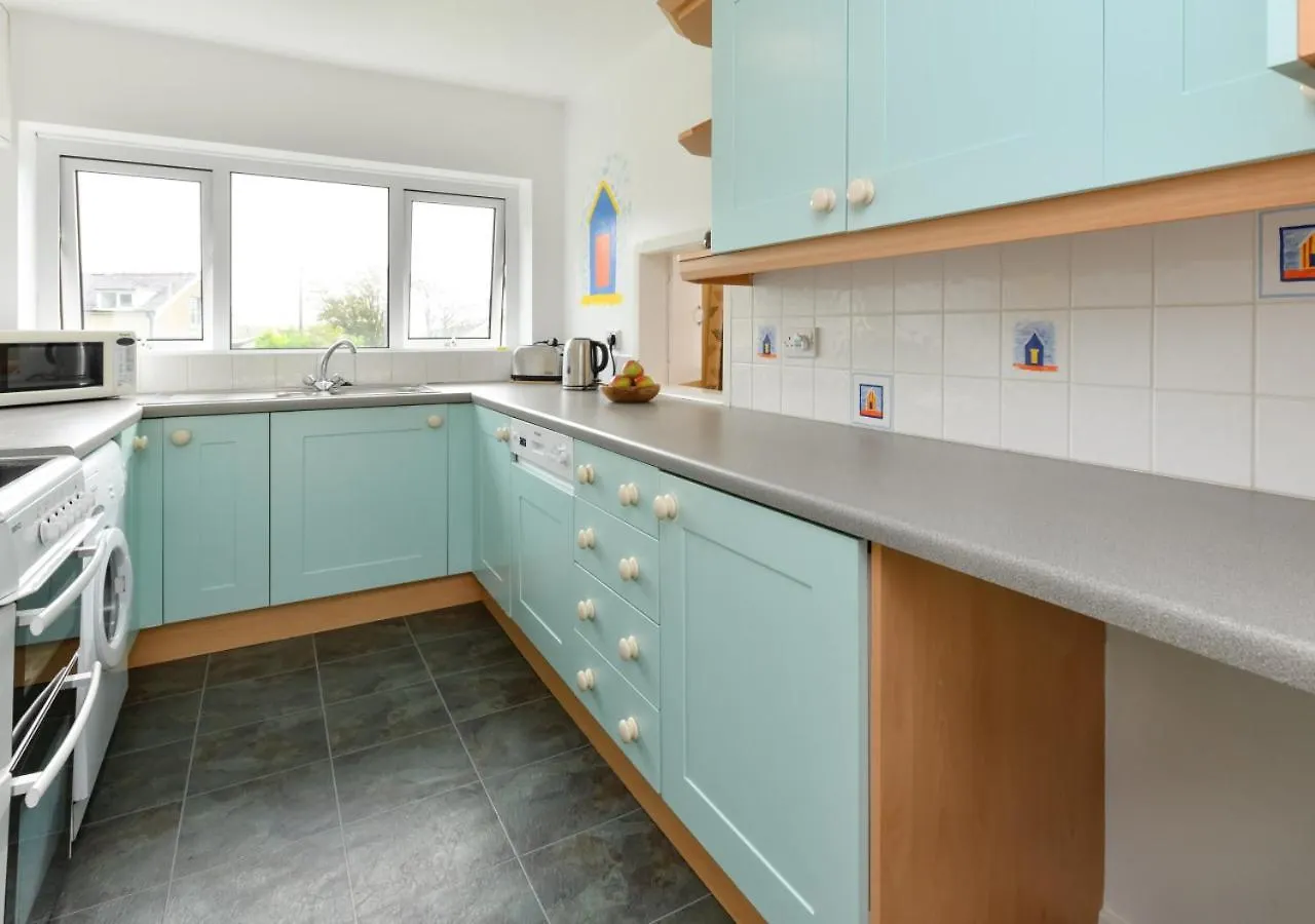 10 Llwyn Onn Hut Apartment *