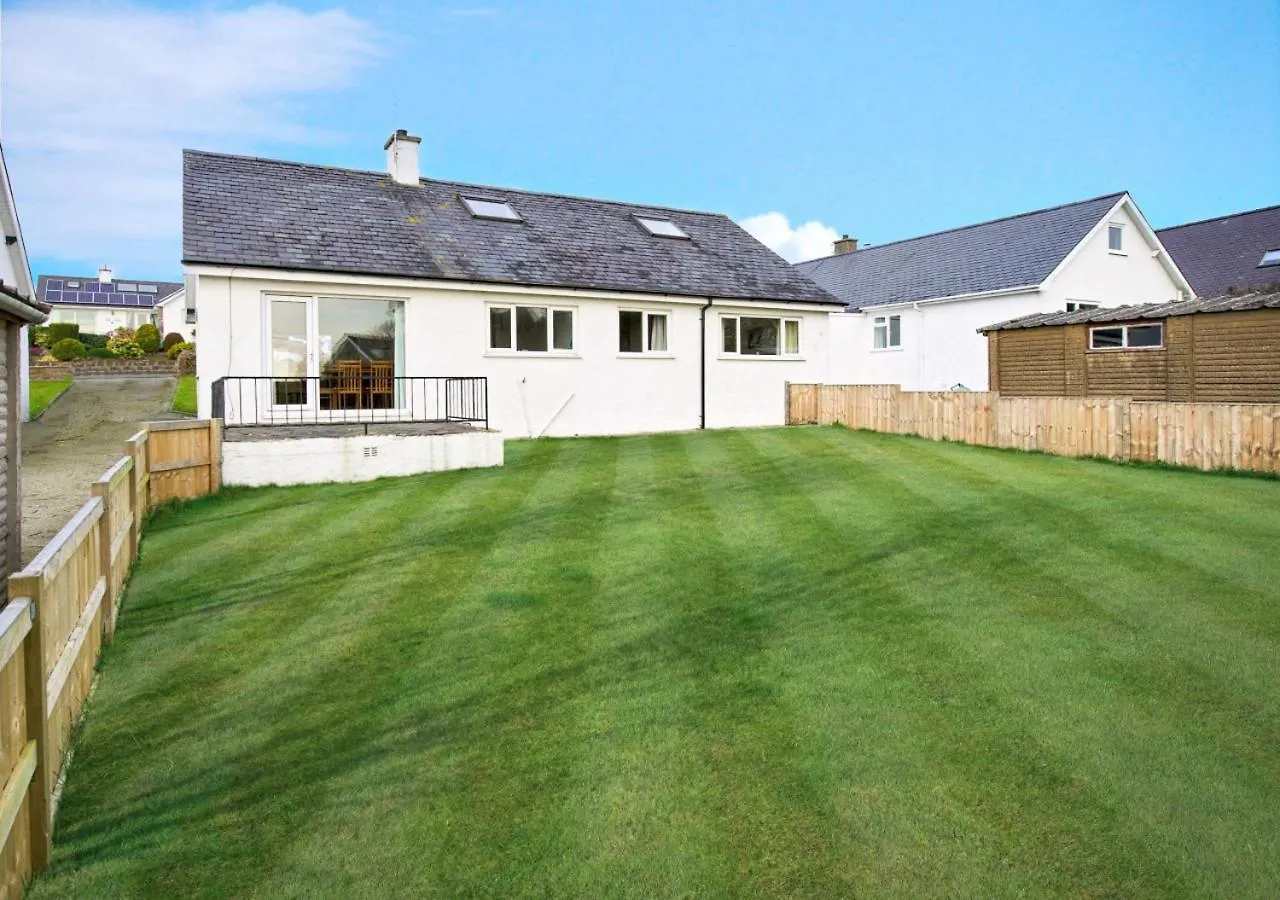 10 Llwyn Onn Hut Apartment Abersoch
