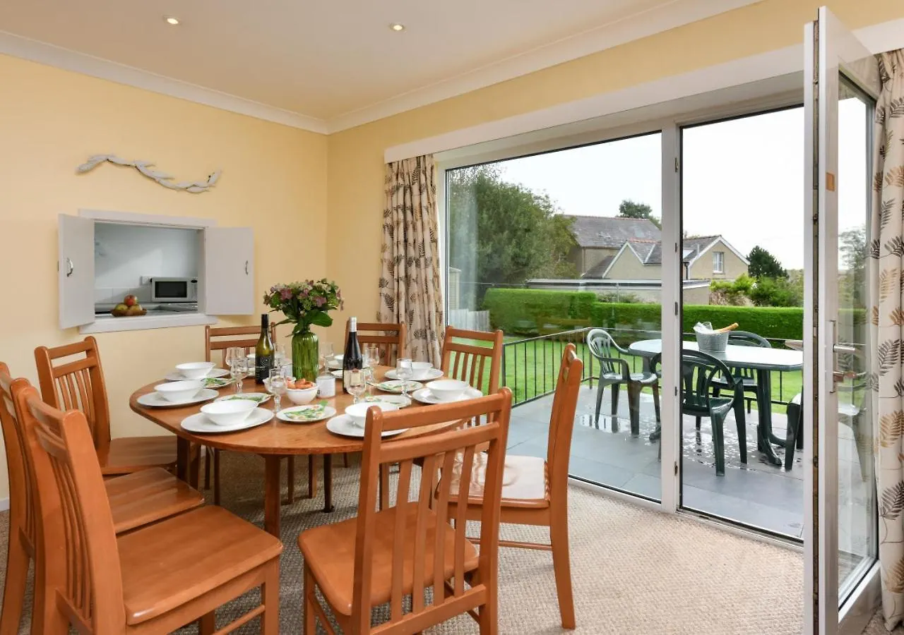 10 Llwyn Onn Hut Apartment Abersoch