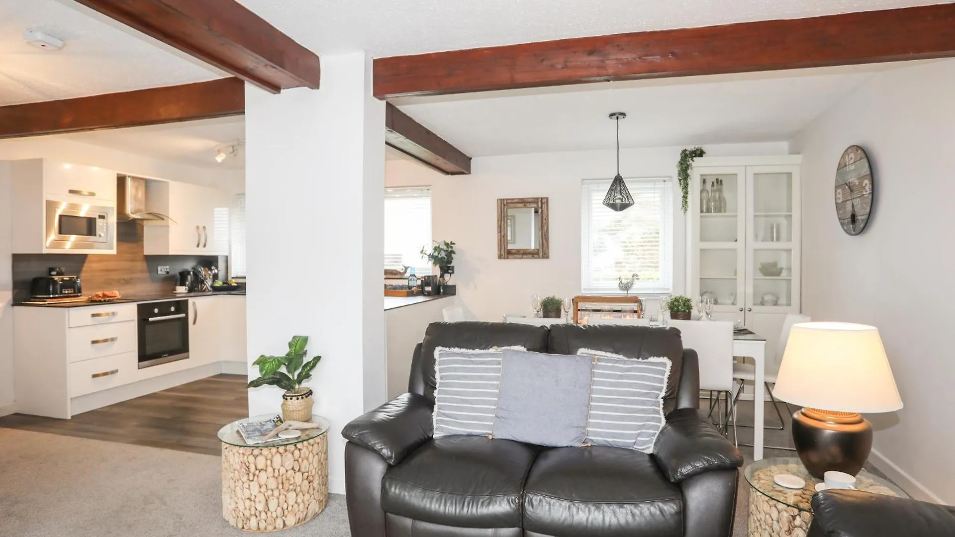 Holiday home Bywyd Da 232 Cae Du *