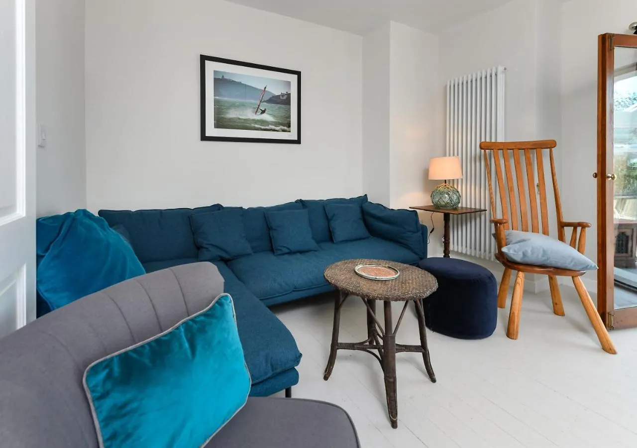 Holiday home Hywelfa