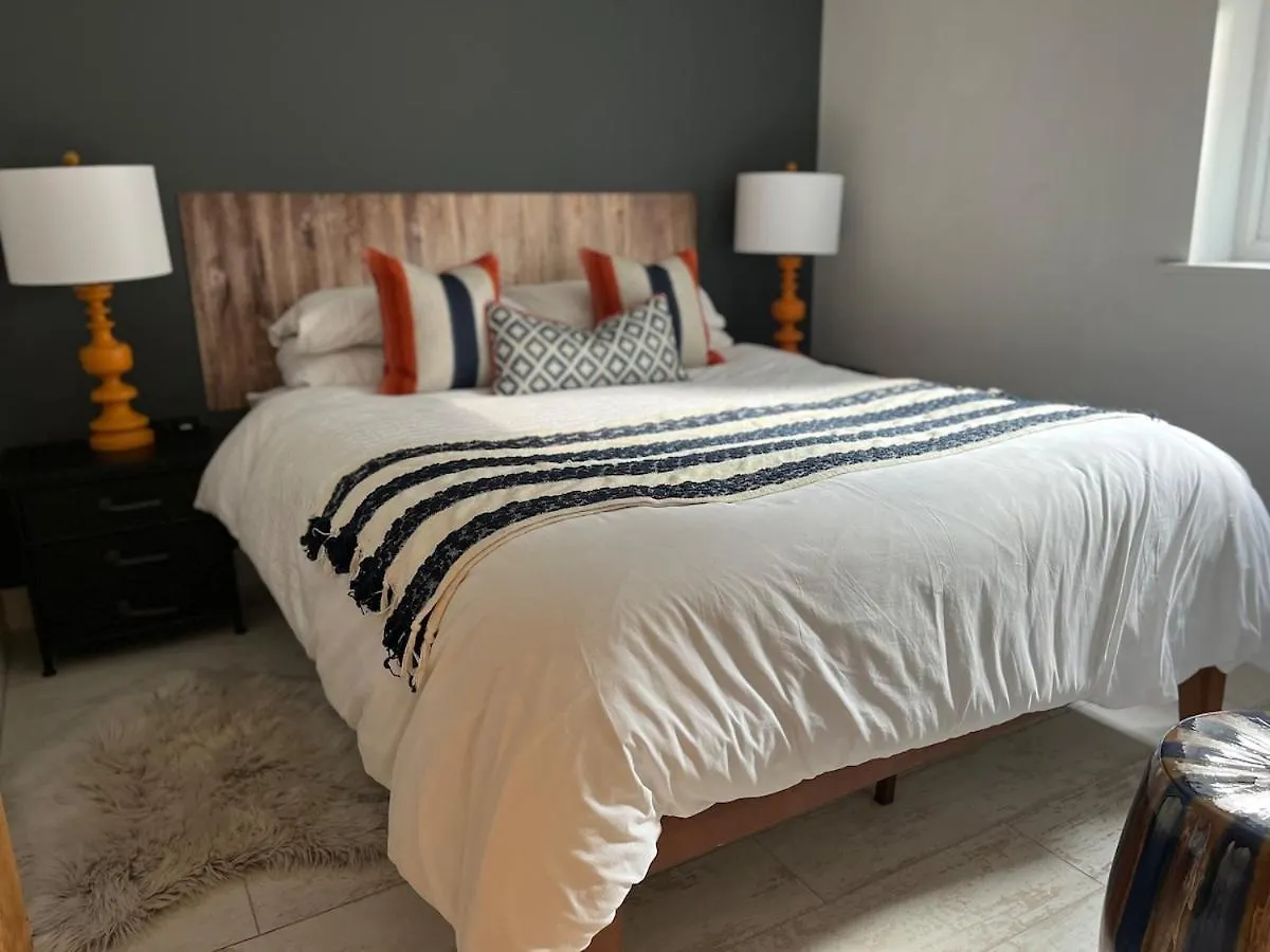 Seascape Apartment *