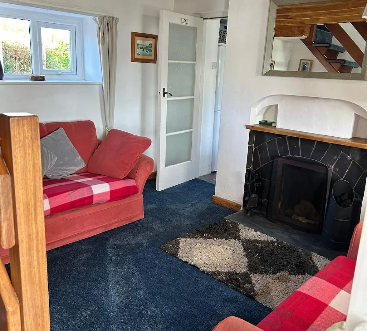 1 The Bryn - Views Across Cardigan Bay, Near & Golf Club * Abersoch
