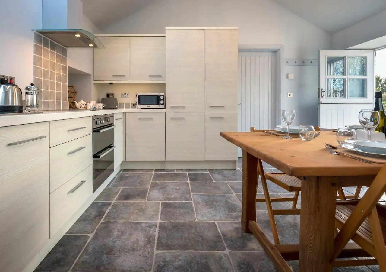 Greigir Isaf Barns Holiday home Abersoch