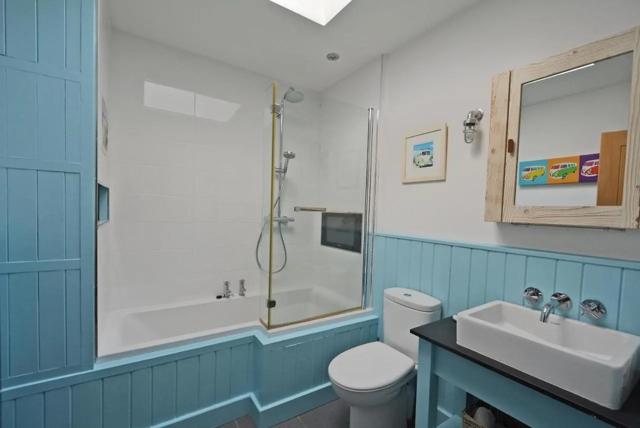 Holiday home Penmorfa - Sublime Retreat With Roof Terrace, 80m From Beach, Great For Surfing