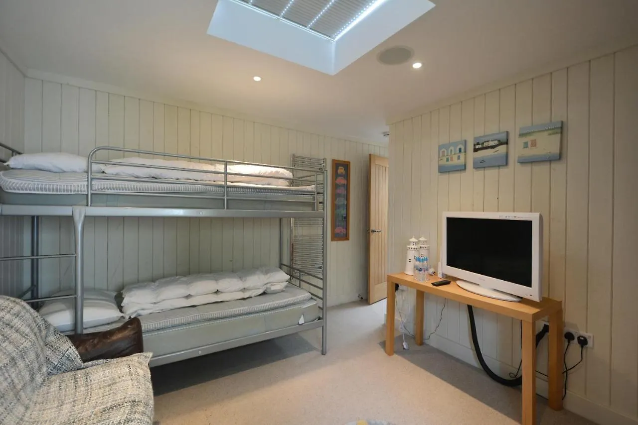 Holiday home Penmorfa - Sublime Retreat With Roof Terrace, 80m From Beach, Great For Surfing *
