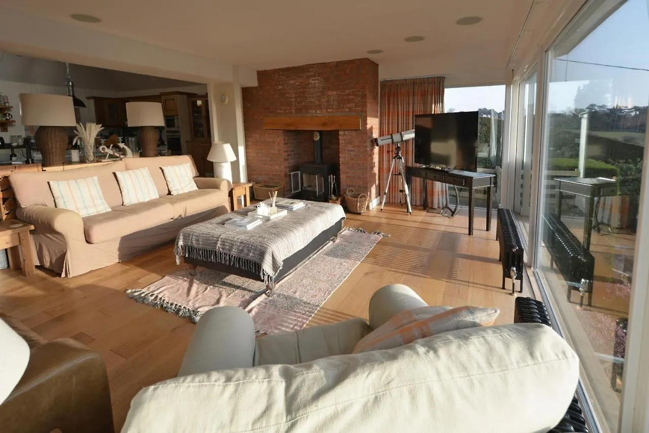 Penmorfa - Sublime Retreat With Roof Terrace, 80m From Beach, Great For Surfing *