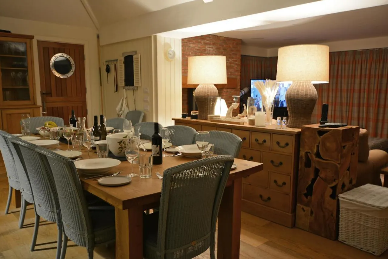 Holiday home Penmorfa - Sublime Retreat With Roof Terrace, 80m From Beach, Great For Surfing