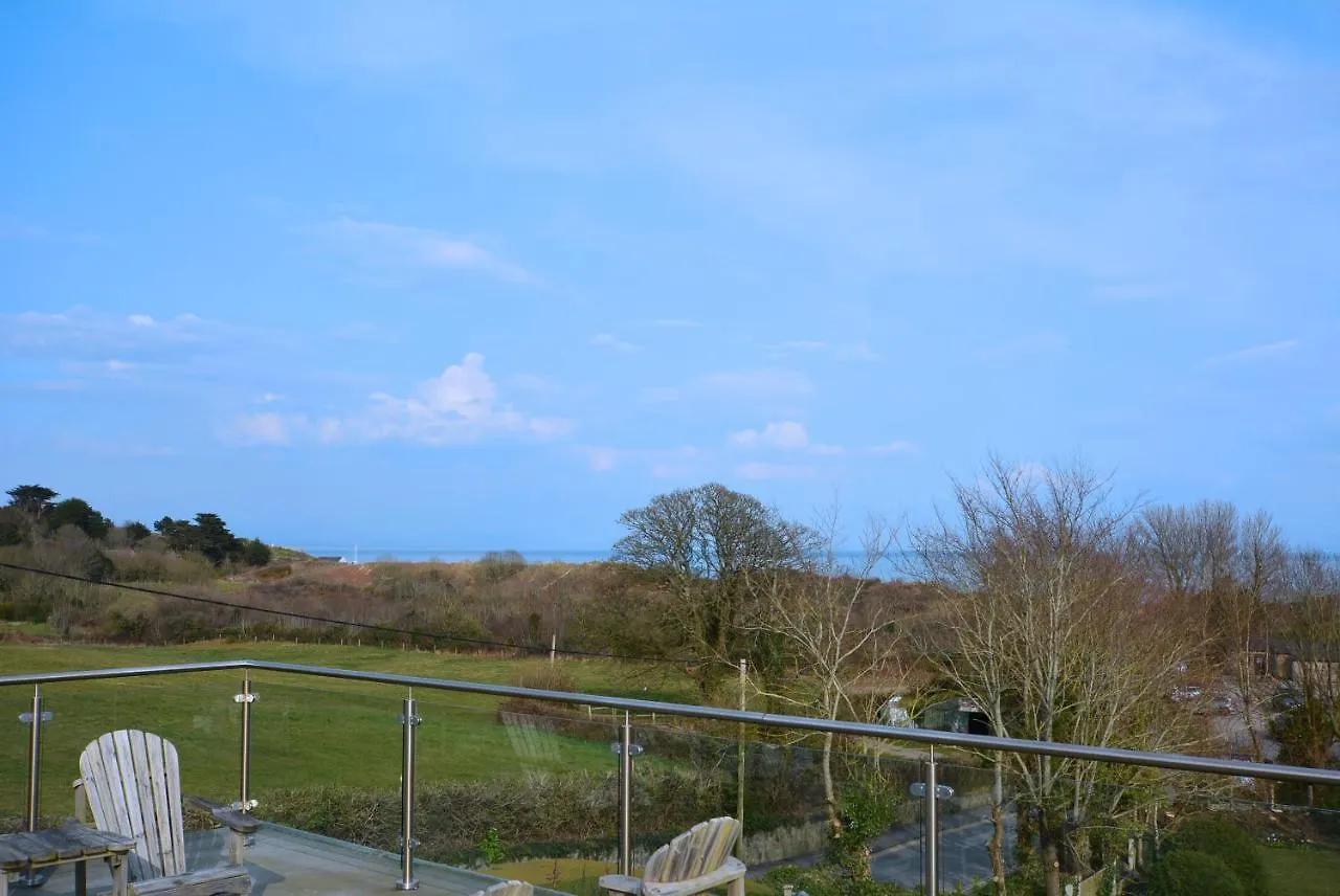 Holiday home Penmorfa - Sublime Retreat With Roof Terrace, 80m From Beach, Great For Surfing