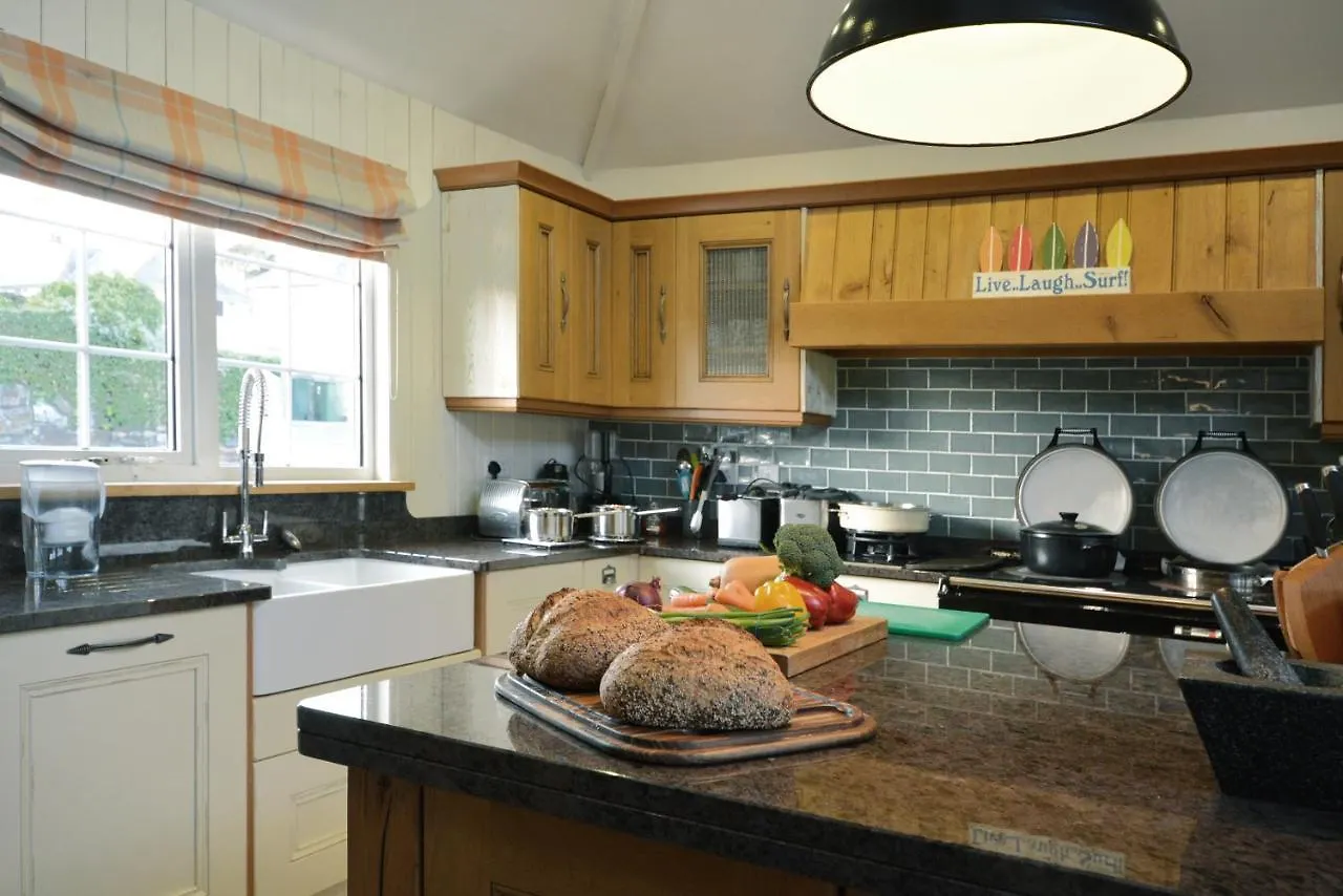 Holiday home Penmorfa - Sublime Retreat With Roof Terrace, 80m From Beach, Great For Surfing