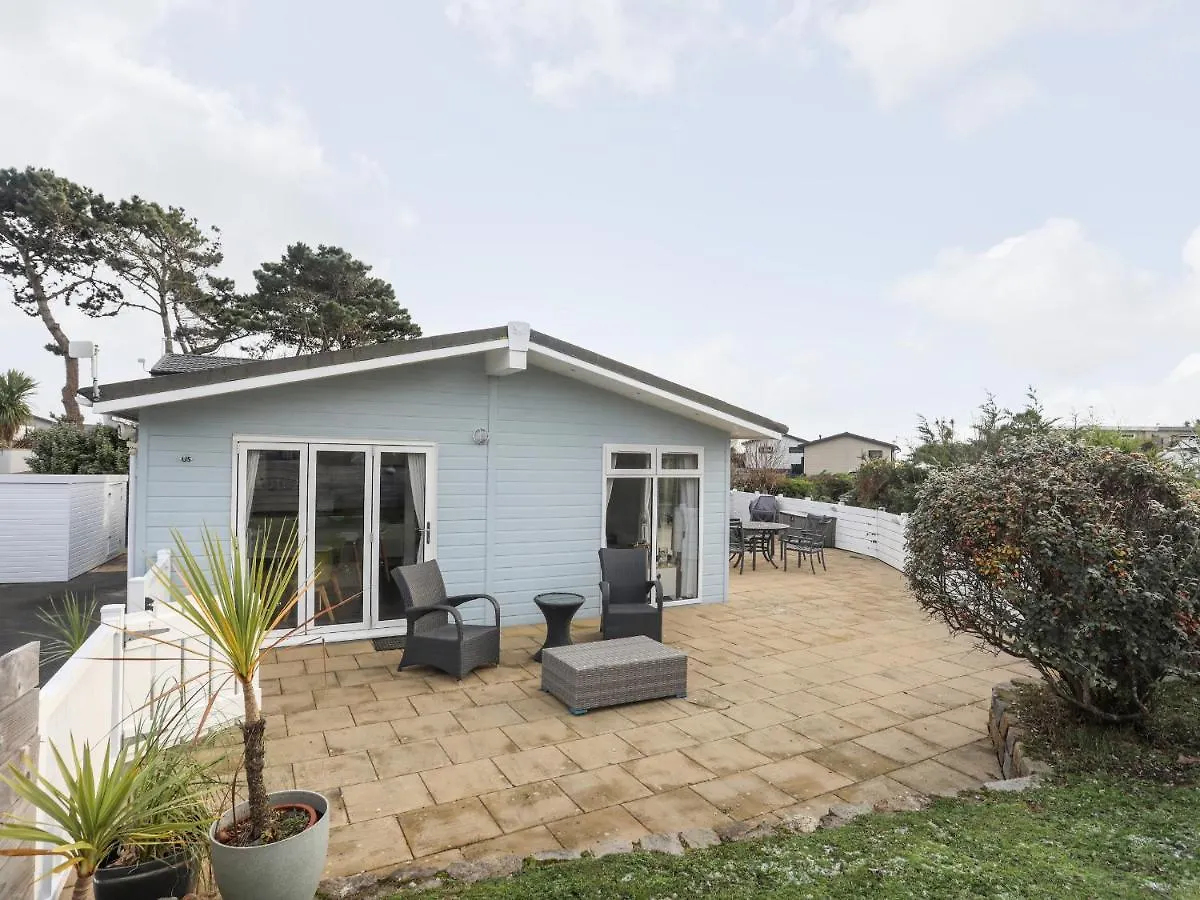 Holiday home The Warren U5