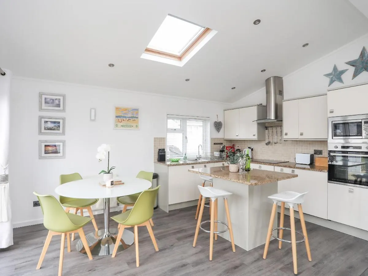 The Warren U5 Abersoch