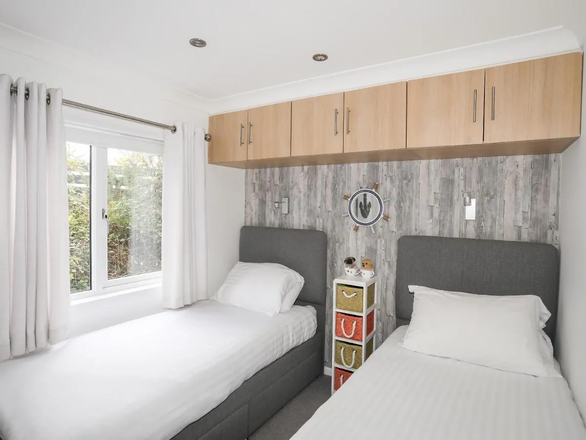 Holiday home The Warren U5