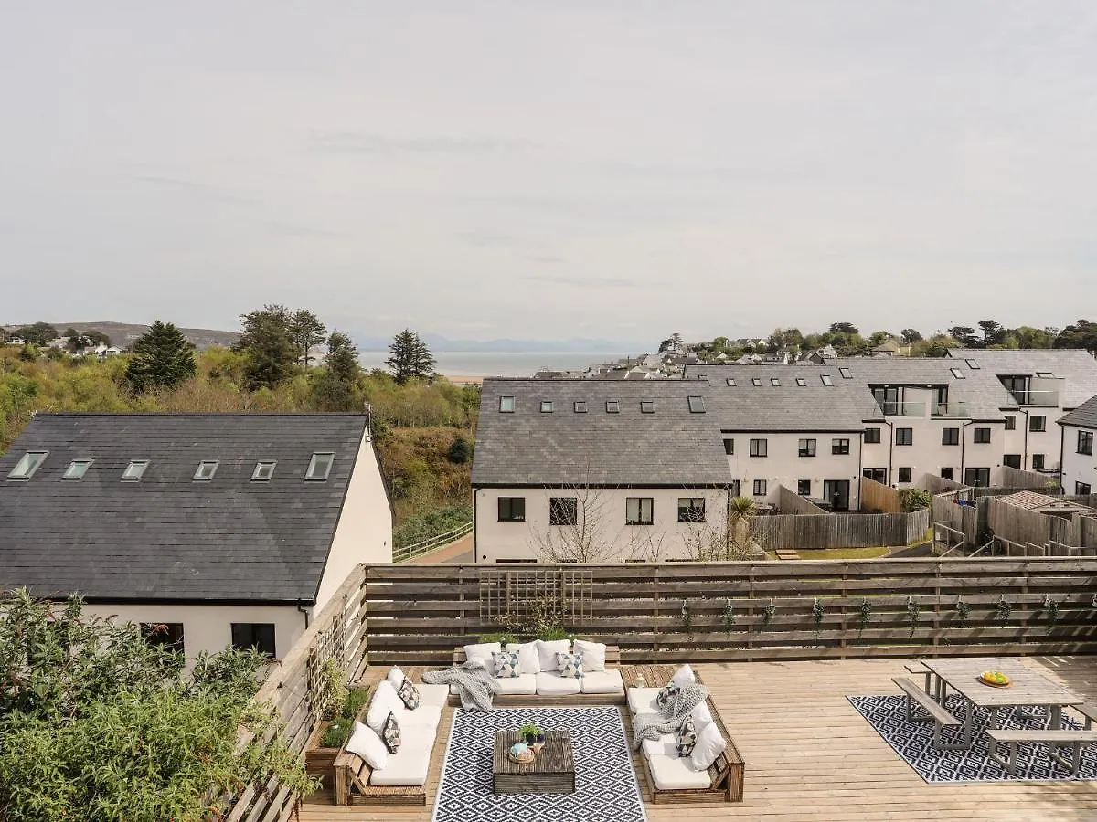 Holiday home Nyth Y Fran
